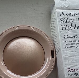 Rare Beauty Positive Light Silky Touch Highlighter Flaunt
